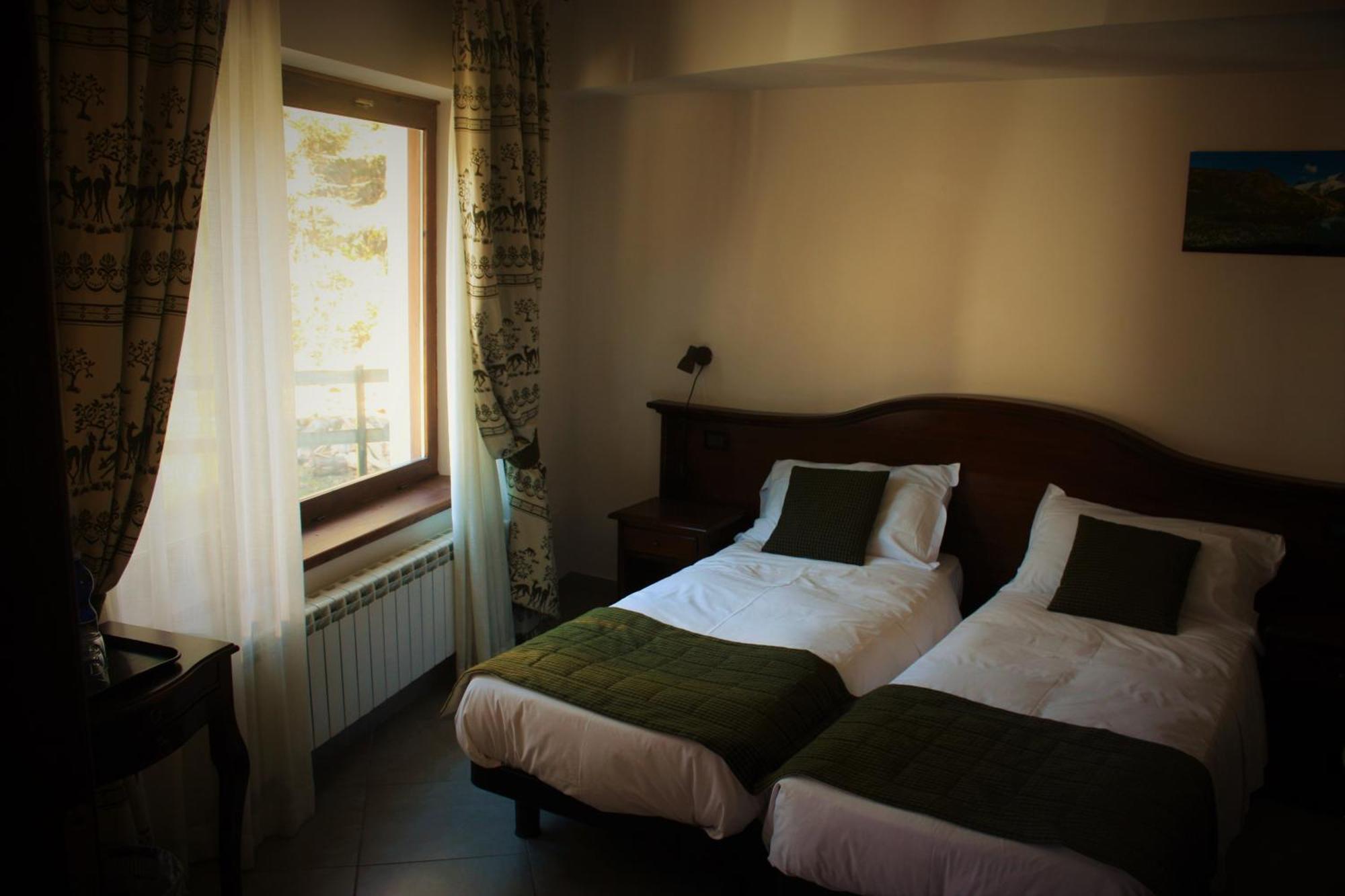Hotel Olympic Mountains à Césane Chambre photo